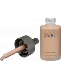 Typ a kondice pleti: pro mastnou pleť Mattifying Foundation 02 natural